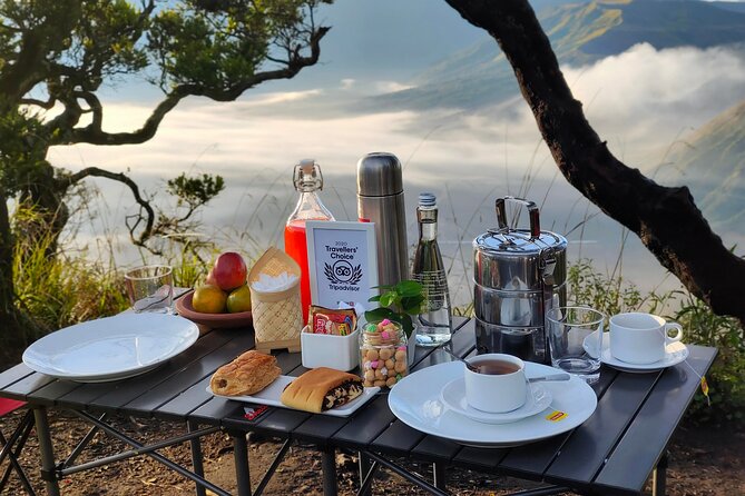 1 Day - Bromo Sunrise Romantic Breakfast // 00.30 - 13.00 - Sunrise over Mount Bromo