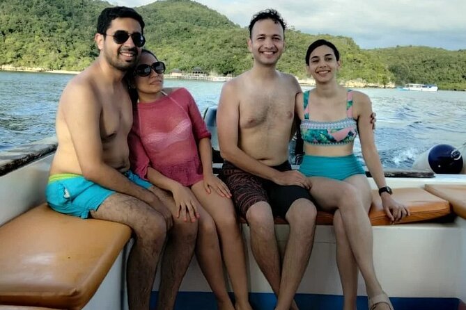 1 Day Komodo Trip by Private Fast Boat - Taka Makassar: sand, shallow water, and a quick stop
