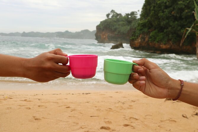 1 Day - Malang Beaches and Island Hopping // 06:30 - 17:30 - The 06:30 departure and the long road south