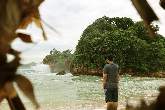 1 Day - Malang Beaches and Island Hopping // 06:30 - 17:30 - Sendang Biru: boats, islands, and a working fish market