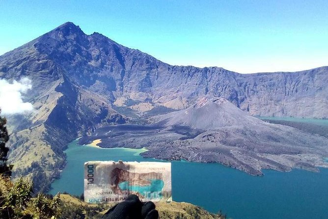 2D1N Senaru Crater Rim Trekking - The guide and porter support
