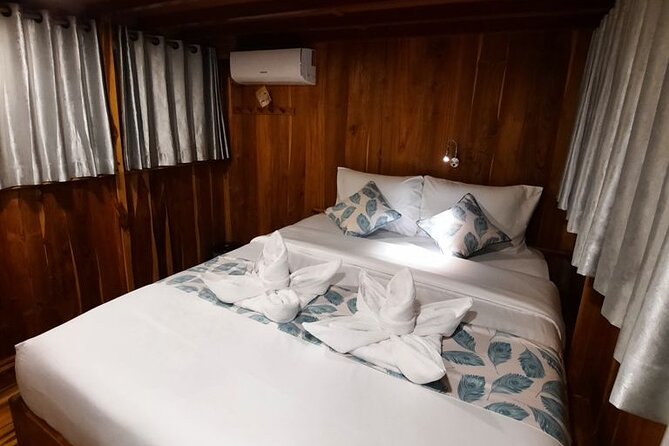 3 Days in Labuan Bajo with accommodation - Taka Makassar and Kanawa finish the sea day