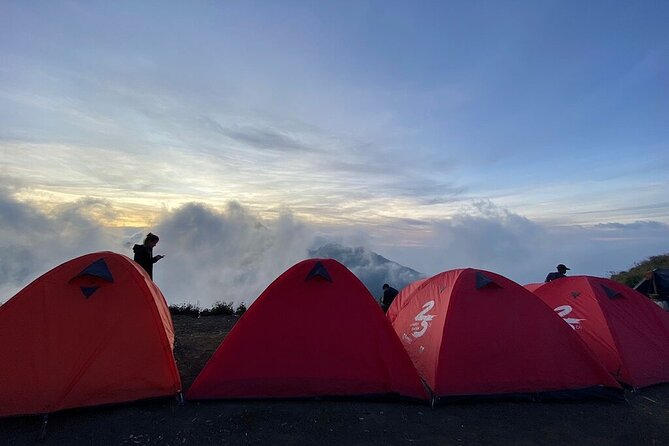 3 Days Mount Rinjani Complete Tour @All In One Price - Day 2: Eight hours from Senaru to Sembalun crater rim