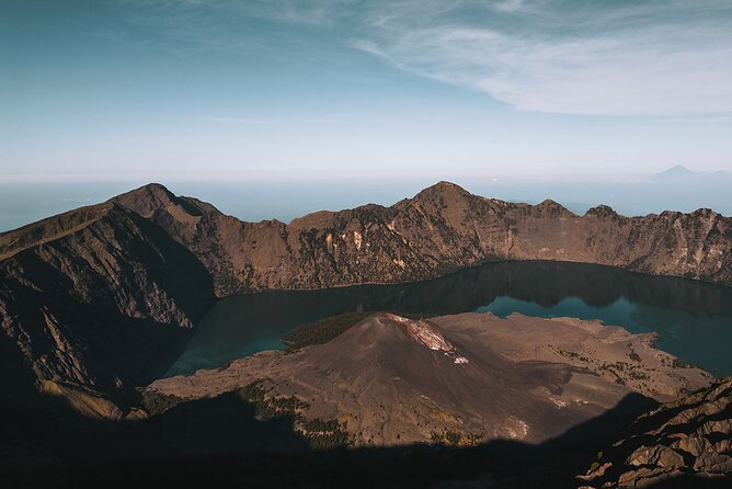 3 Days Tour in Mount Rinjani Summit with Lake Hiking - The climb to Senaru Crater Rim before sunset