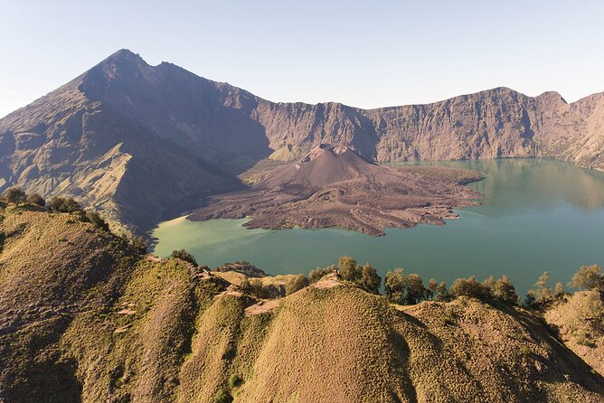 3 Days Tour in Mount Rinjani Summit with Lake Hiking - Starting in Senaru, then driving to Sembalun