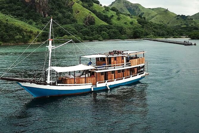 3D/2N Komodo Tour by Private Boat for 10 pax - Who will enjoy this Komodo itinerary most