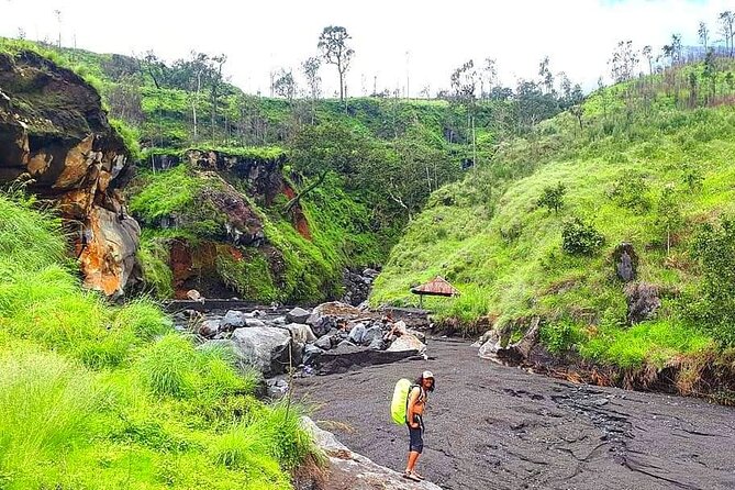 3D 2N Mount Rinjani Trekking Tour To Summit And Lake - The guides and porters shape the experience