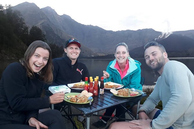 3D/2N Rinjani trekking summit,lake and hot springs. - Morning views from Senaru Crater Rim
