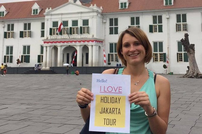 4 Hours Jakarta Private City Tour - (Most Tourist Attractions) - Quick Photos at Merdeka Square and Monas