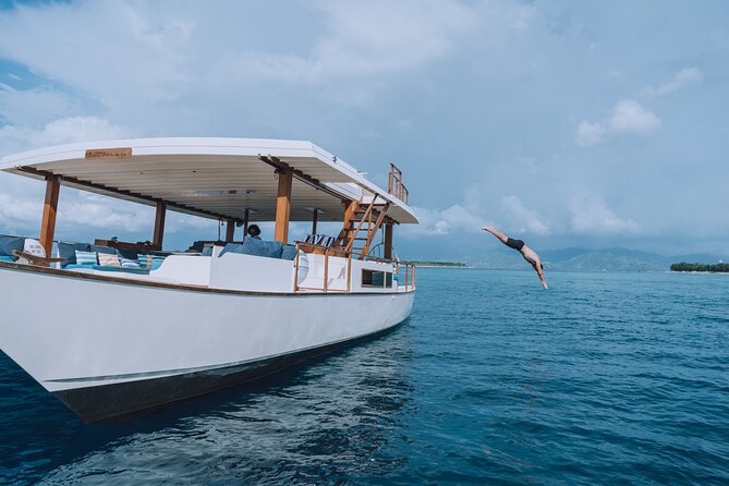 4-in-1 • Gili Islands Half-day Snorkel & Lunch Catamaran Tour - Why this Gili catamaran tour costs more