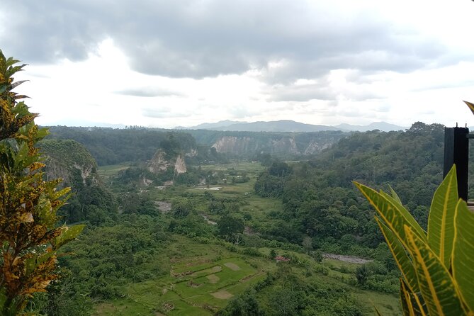 5-Days Private Tour in West Sumatera - Day 1: From Minangkabau Airport to Sianok Canyon