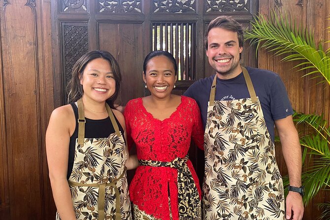 5 Star Private Cooking Class Experience in Bali, Lunch Included - Choosing five dishes before the class