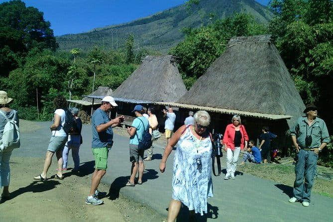 6Day Private Culture Tour in Flores - Aimere to Ruteng: a useful look at local work