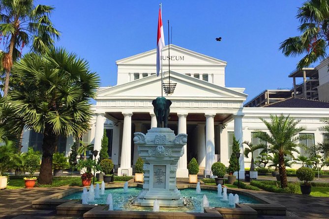 8 Hours Jakarta Private City Tour - (All Tourist Attractions) - Jakarta Cathedral and the value of seeing both sites