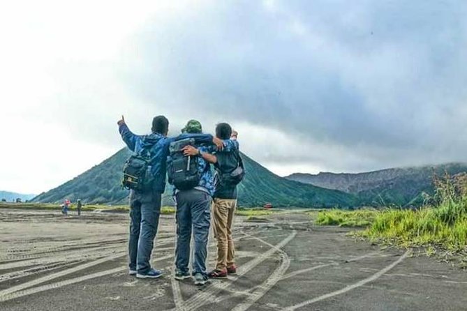 Active Volcanoes Bromo and Ijen - Start Surabaya 3 Days and 2 Nights - Who should book this volcano tour?