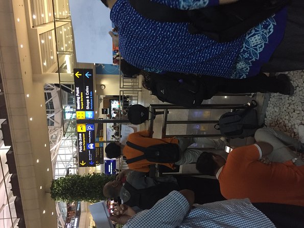 Airport transfer to seminyak/ kuta - Finding your driver at Ngurah Rai Airport