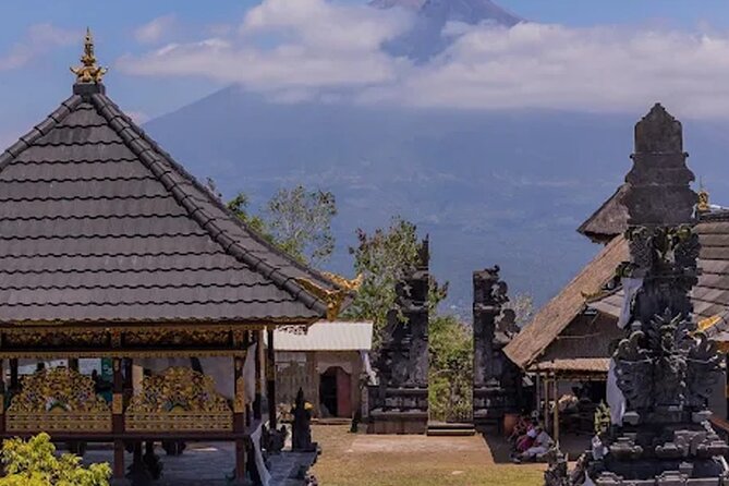 All Inclusives Bali Private Tour Temples Palaces and Nature - Lunch at Lereng Agung Restaurant
