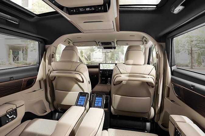 Alphard Luxury Airport Transfer Bali - What the driver does, and what the service does not promise