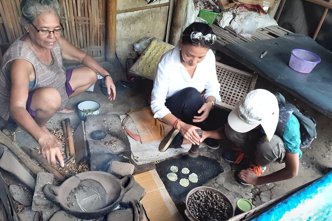 Authentic Yogya Bicycle Tour - Stingless bees and a taste of local honey