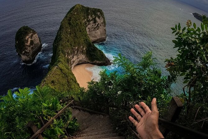 Bali 3 Days Private Tour-Bali Highlight - Day One: Batuan, Tegenungan, and Ubud’s sacred corners