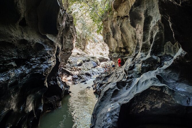 Bali Adventure Tour: Hidden Canyon, Tegenungan Waterfall, Goa Gajah temple - Guides can make or break the day