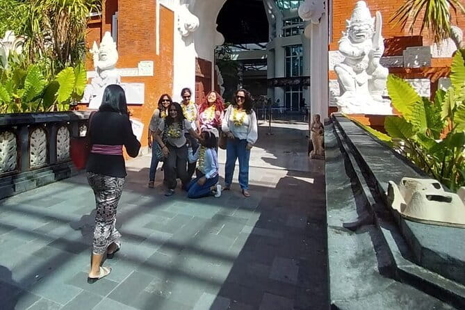 Bali airport transfer check in or check out Ubud area - Hotel pickup for the ride back to Bali Airport