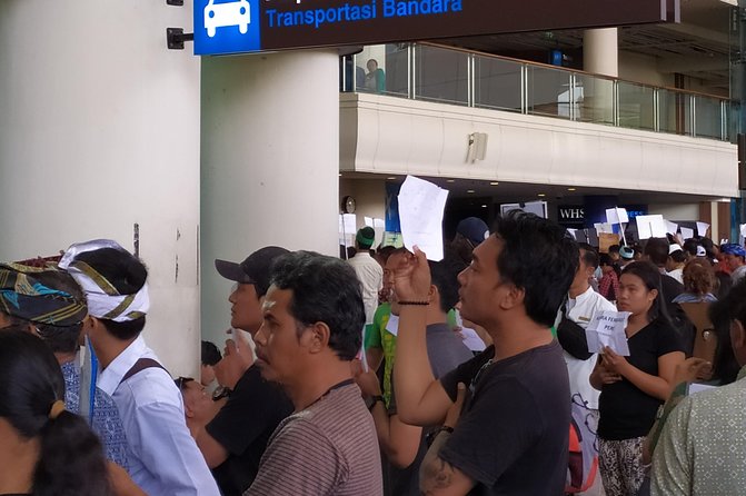 Bali Airport Transport & Transfer - Meeting your driver after baggage claim