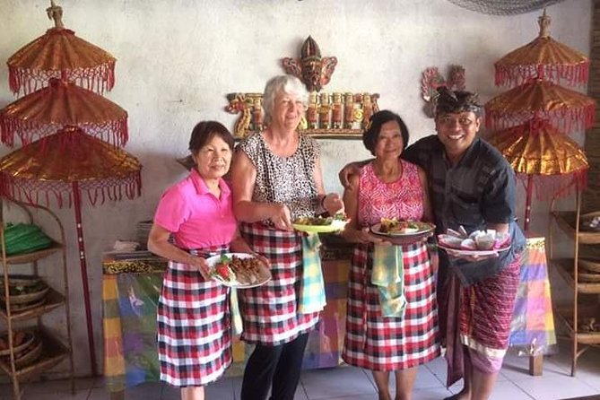 Bali Amazing Cooking Class - Cooking around 10 or 11 Balinese dishes