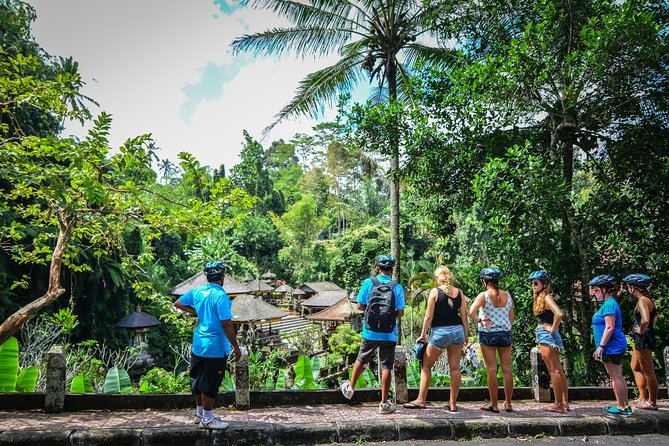 Bali Countryside Cycling Tours - Visiting a Balinese home compound