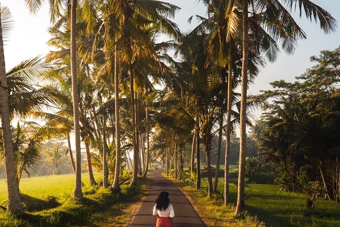 Bali Customized Tour Private Car and Driver - Uluwatu, Padang Padang, and Garuda Wisnu Kencana