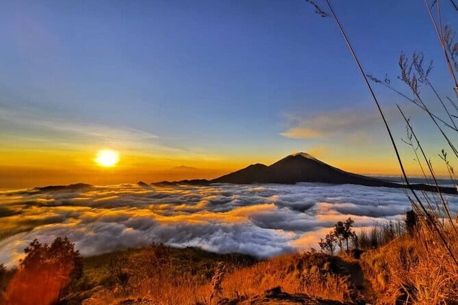 Bali day trip : Batur Sunrise Hike and Hot Spring All inclusive - The 1:30 am pickup from Kuta