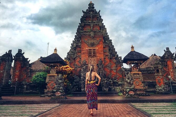 Bali Day Trip to Ubud Highlight Tour and Tanah Lot Temple - Tanah Lot Temple: finish beside the sea