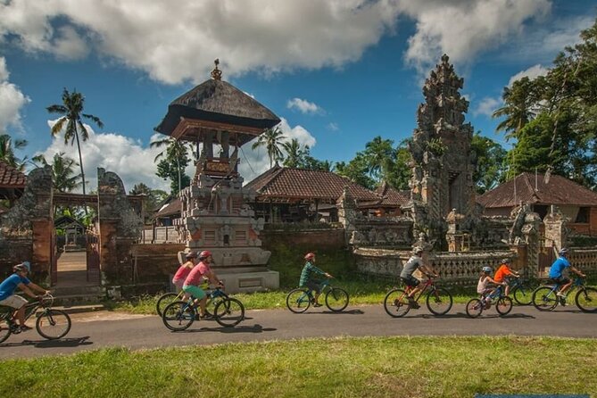 Bali Eco & Educational Cycling Tour - 7:00 am pickup and the ride to Kintamani