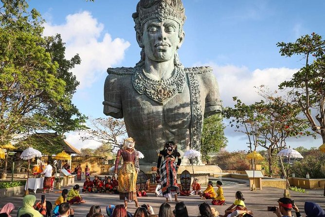 Bali Half-Day Uluwatu Temple Sunset, Kecak Dance, Dinner - Dreamland Beach gets 25 minutes