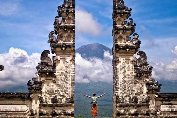 Bali Highlight Private Packages Tours 3 Days - Day three: temples, Lake Beratan, and Jatiluwih rice fields