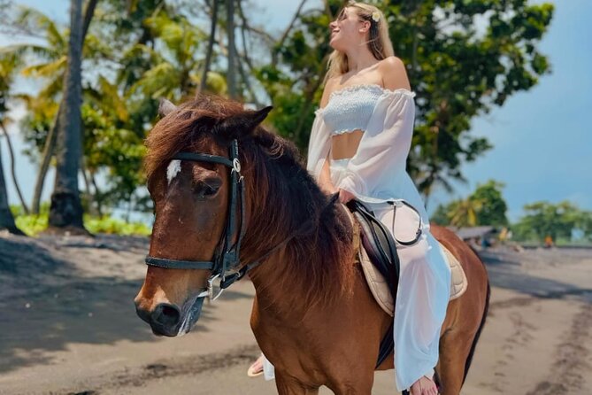 Bali Horse Riding Trot & Canter Saba Beach with Local Temple - Photos, videos, and the value of a guide with a camera