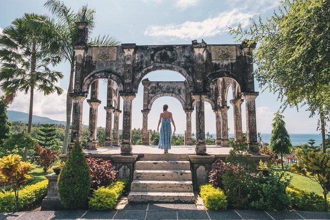 Bali Instagram: Gate of Heaven Tour - Mahagiri Panoramic Resort for lunch and Mount Agung views