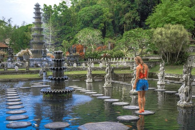 Bali Instagram: Gate of Heaven Tour - Tirta Gangga Water Garden and its fish ponds