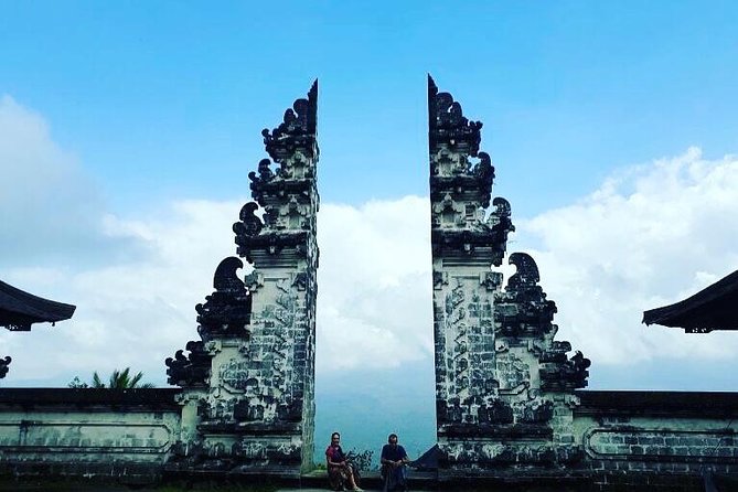 Bali : Instagrams Tour Lempuyang Temple, Tirta Gangga- Tukad Cepung , Tibumana Waterfall - Tirta Gangga’s water palace in 30 minutes