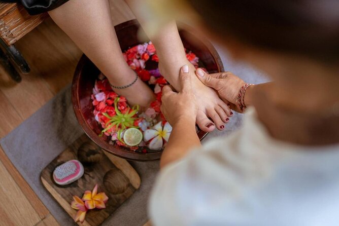 Bali Luxury Spa package Massage, Flower bath 2hour - Starting with the Thalaso foot wash