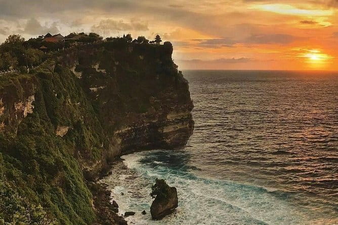 Bali Private Tour: Waterfall, Monkey forest and Tanah lot sunset - What the $56 price really includes