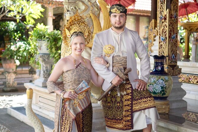 Bali Professional Photoshoot in Traditional Dress Outfit - What the two-hour Seminyak session includes