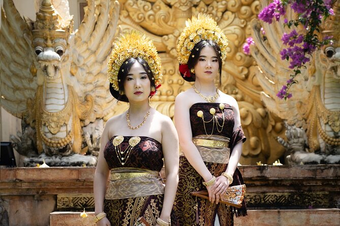 Bali Professional Photoshoot in Traditional Dress Outfit - Choosing a luxury Balinese costume