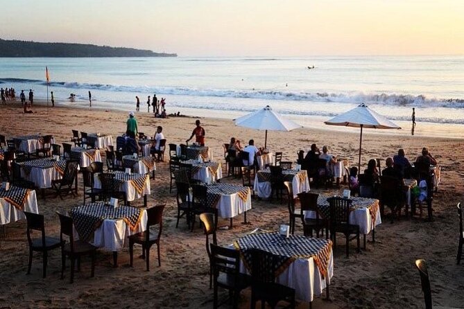 Bali Romantic Seafood Dinner under sunset jimbaran Beach - The romance problem: beautiful setting, busy beach