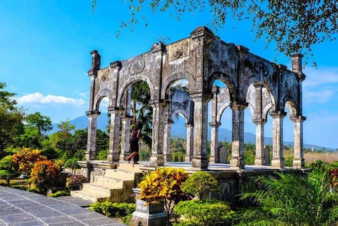 Bali Royal palaces (observe tour) - Charlie’s Chocolate Factory for a lighter finish