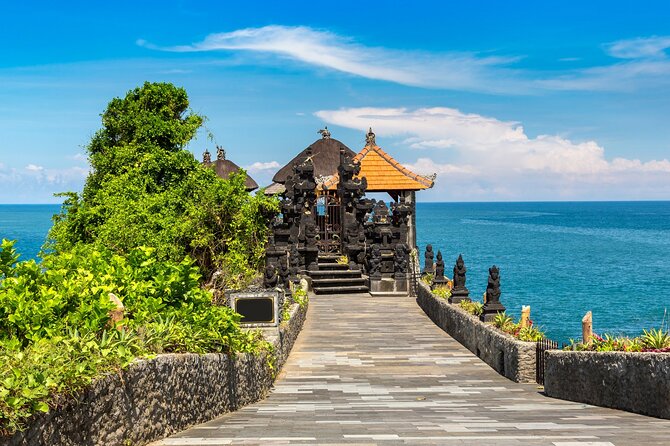 Bali Tana Lot Half day Sunset - Walking to Pura Batu Bolong