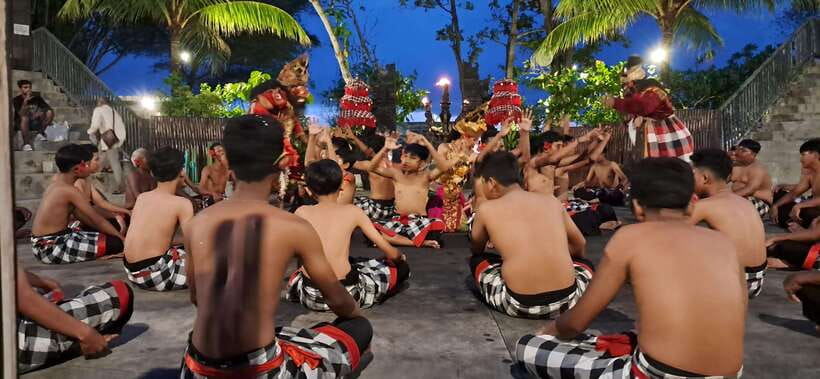Bali: Tanah Lot Temple Sunset Kecak & Fire Dance Show Ticket - The evening schedule and where to meet