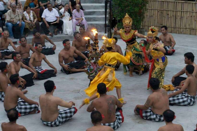 Bali: Tanah Lot Temple Sunset Kecak & Fire Dance Show Ticket - What the guides add to the evening