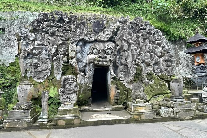 Bali Tour : Best Attractions in Ubud with Rice Terrace - Tegenungan Waterfall: a short nature break with stairs