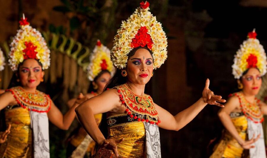 Bali: Ubud Palace Legong Dance Show Ticket - Why arriving an hour early matters